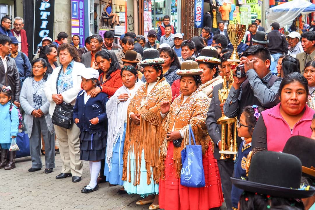 Bolivian catholic women